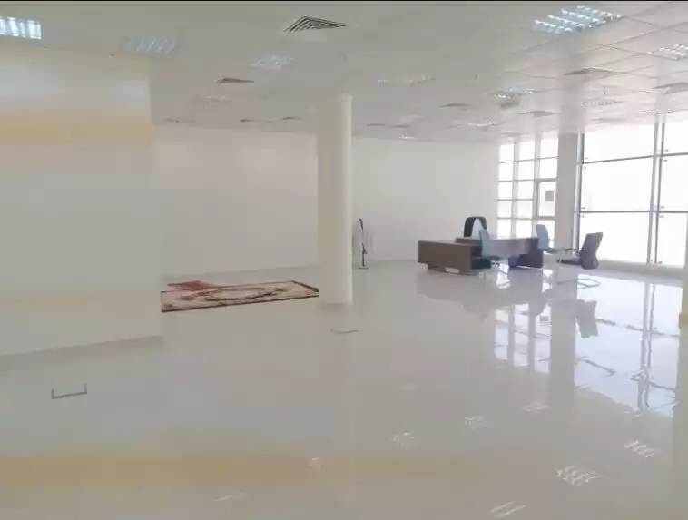 Reklam Hazır Mülk S/F Ofis  kiralık içinde Al Sadd , Doha #13269 - 1  image 
